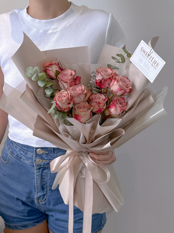 Money Roses KL, Kuala Lumpur Special Hand Bouquet Delivery, Online Florist,  Gift Shop 