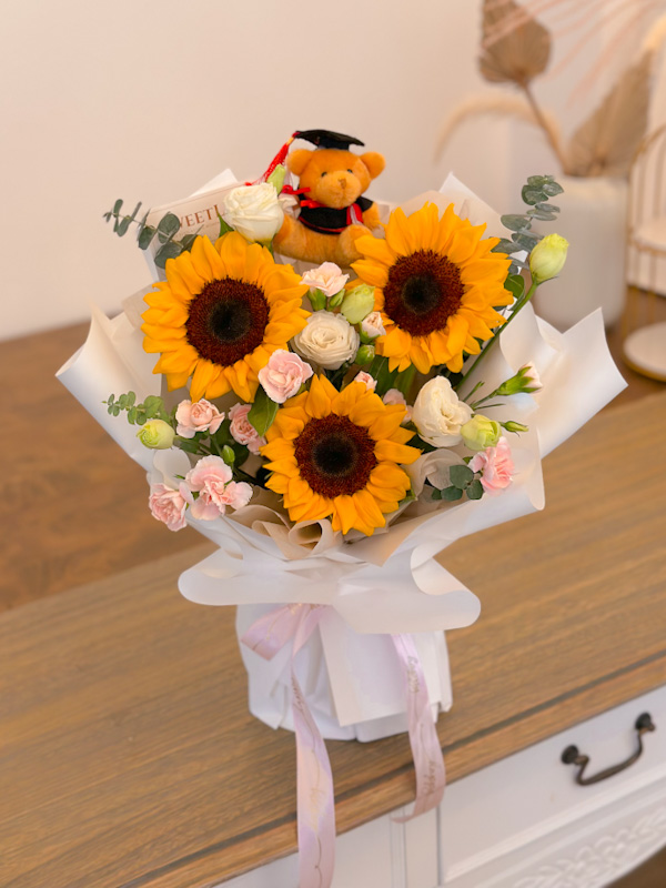 JESSICA Graduation Flower Bouquet Penang Florist SweetLife & Co.