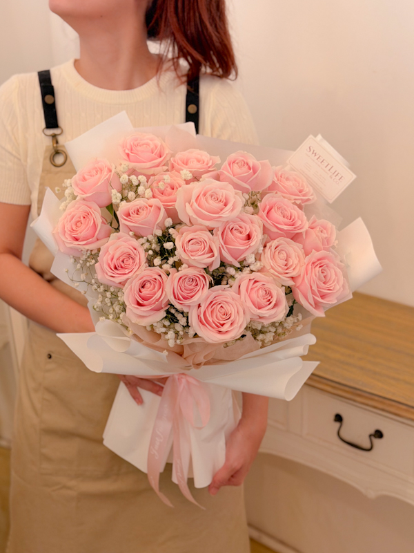 BELINDA Pink Roses Bouquet